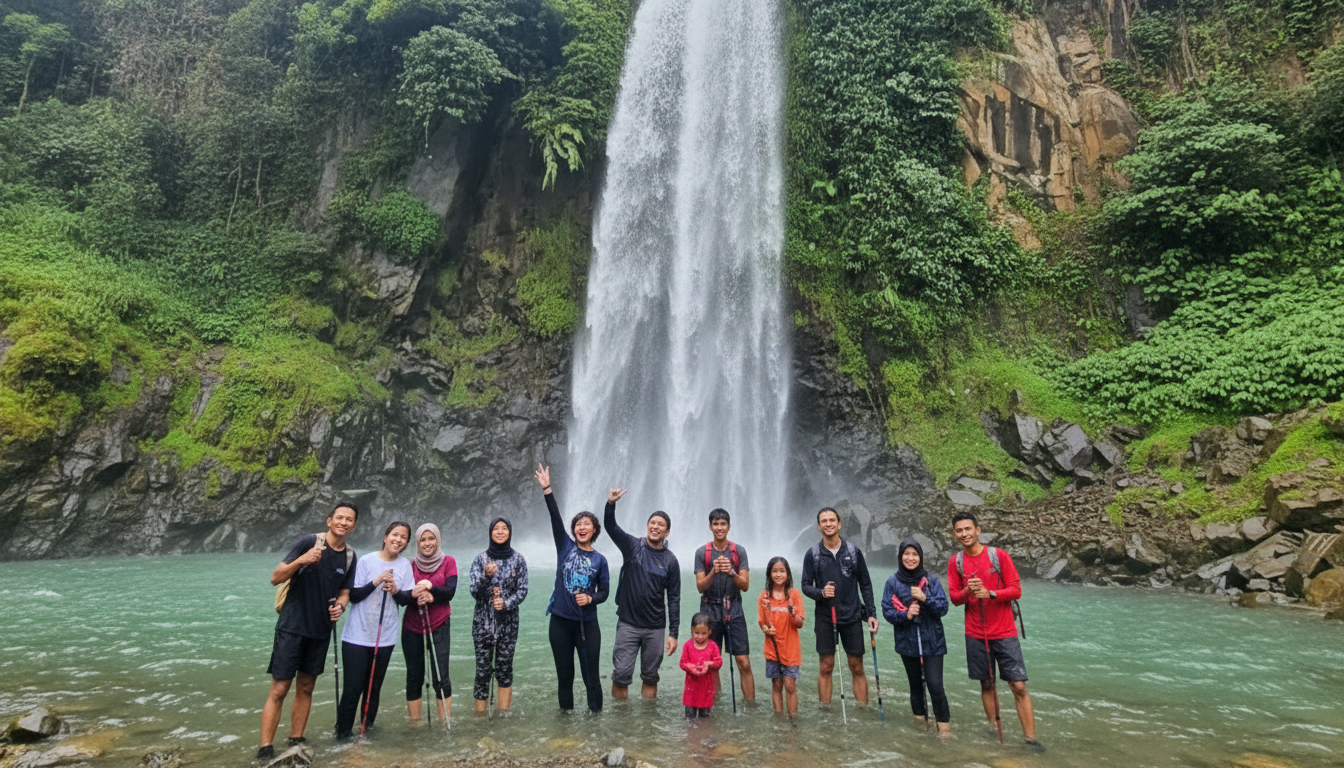 Paket Fun Trekking: Curug Bidadari & Batu Belah (The Icon of Sentul)